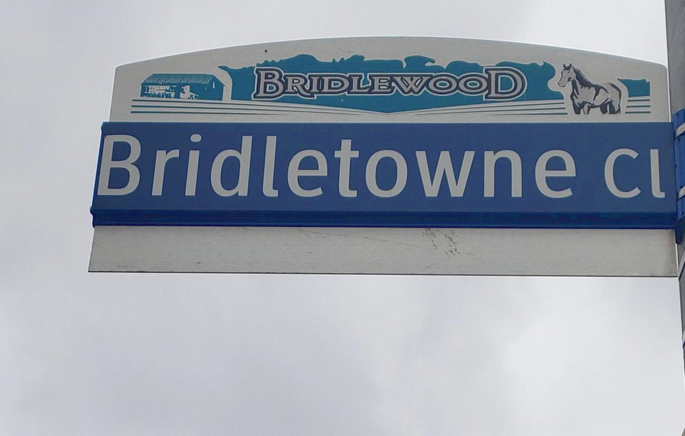 Bridlewood street sign